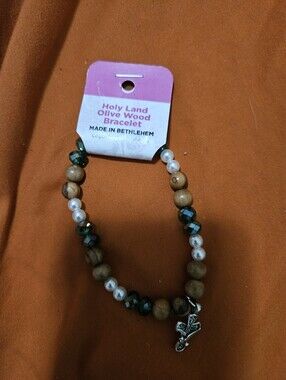 Nwt Holy Land Olive Wood Beaded Bracelet with Pearl and Green Crystal Accents